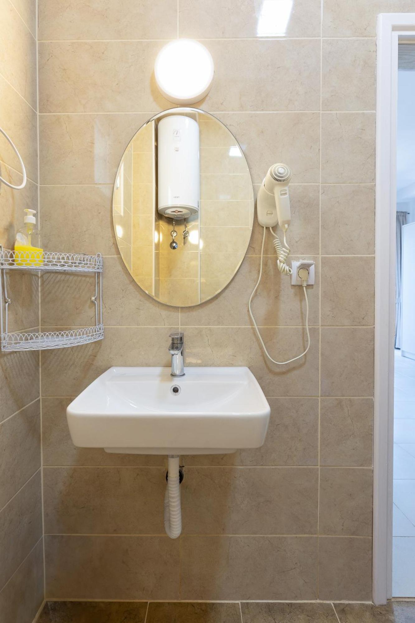 Apartments Lustica ラドヴィチ エクステリア 写真