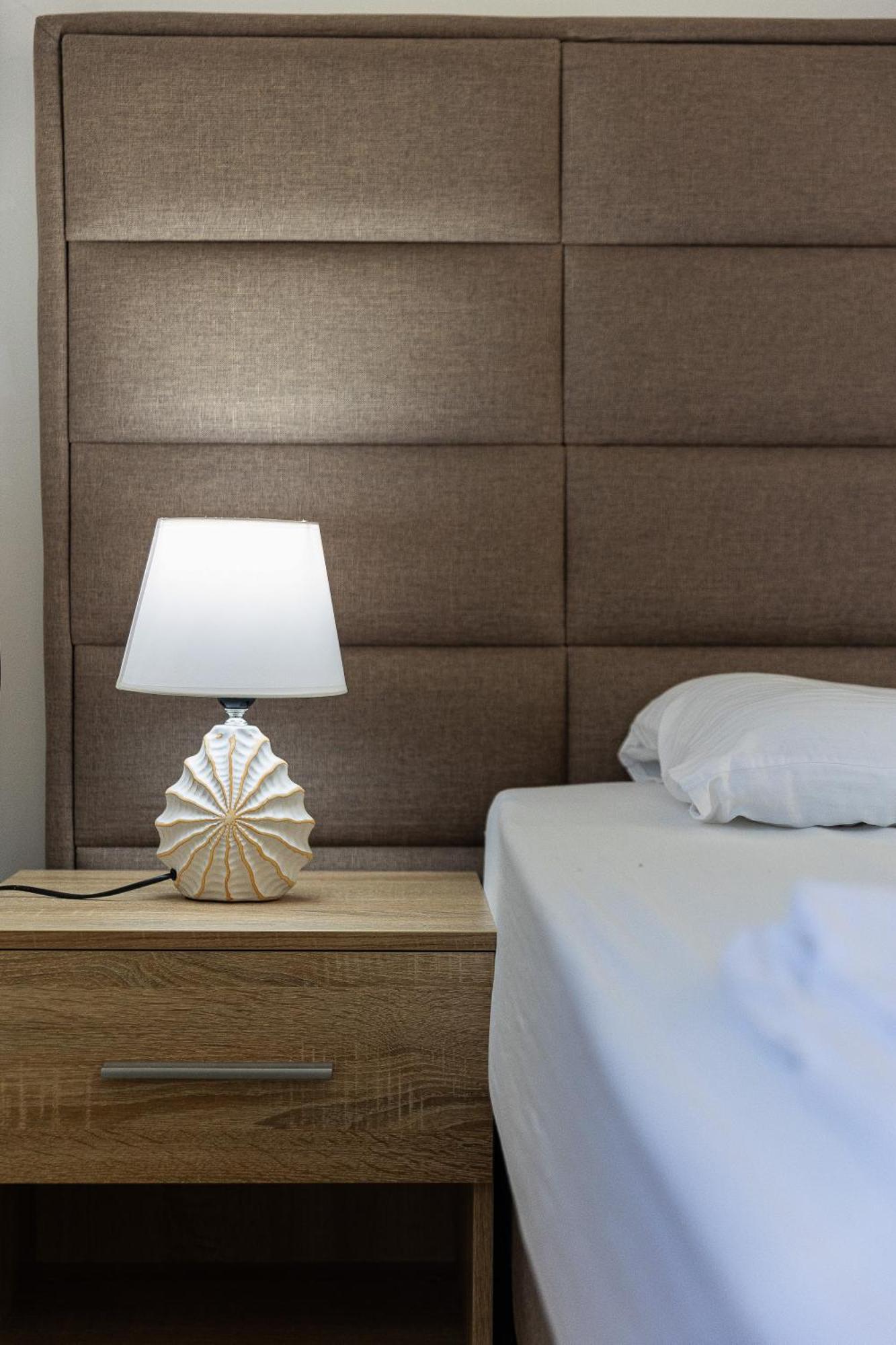 Apartments Lustica ラドヴィチ 部屋 写真